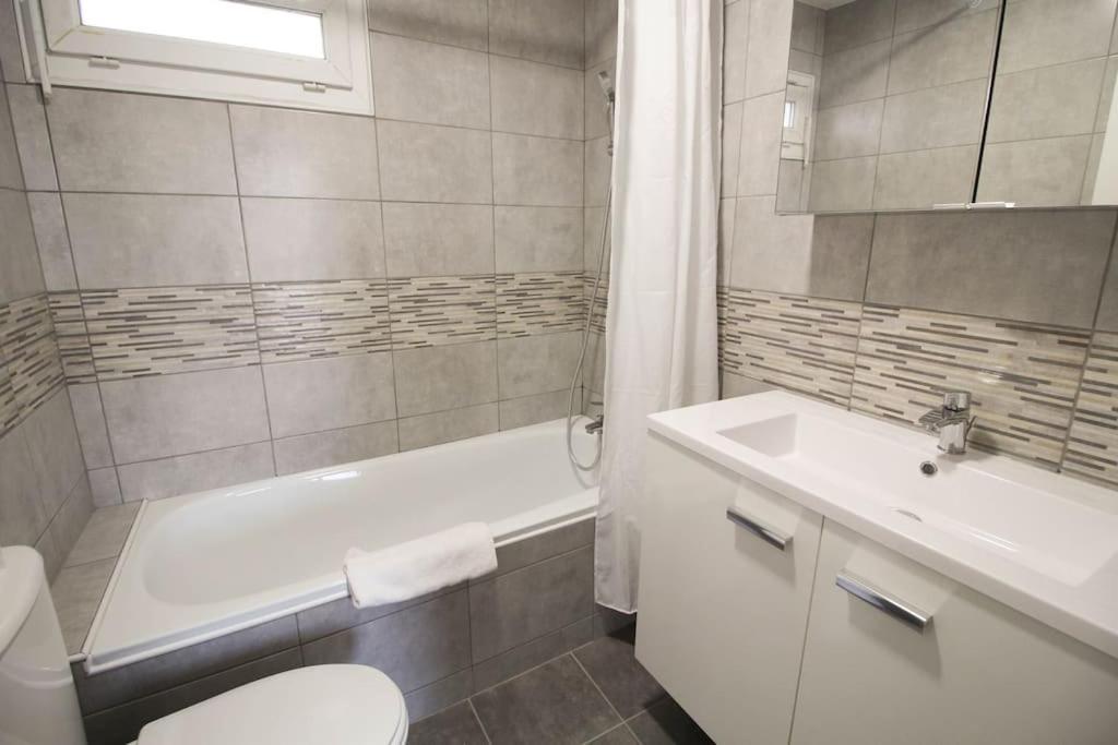 Joli T2 Renove / Wifi / Grand Parking Prive Daire La Couronne  Dış mekan fotoğraf